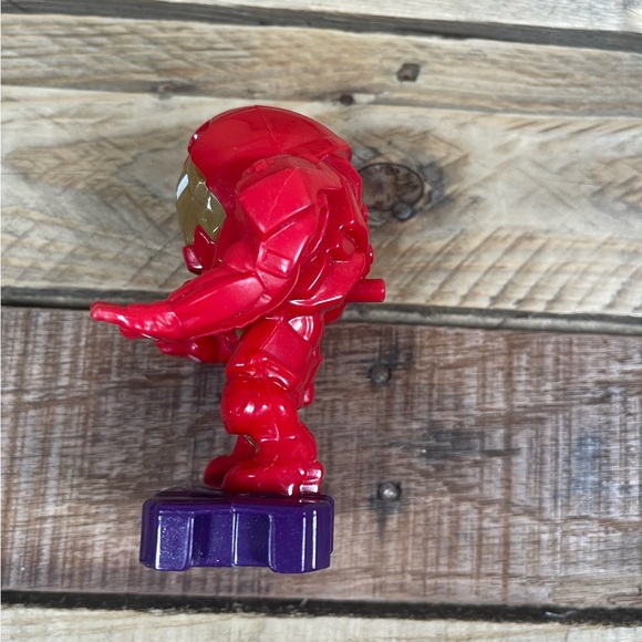 Marvel Avengers #8 Iron Man McDonalds Happy Meal Toy 2020 Red Hulk Buster Figure - Picture 2 of 6